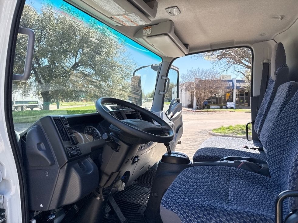 Refrigerated Truck-Light and Medium Duty Trucks-Isuzu-2023-NRR-Garland-TX-38,111\n\t\tmiles-$ 72,250 - Image 16