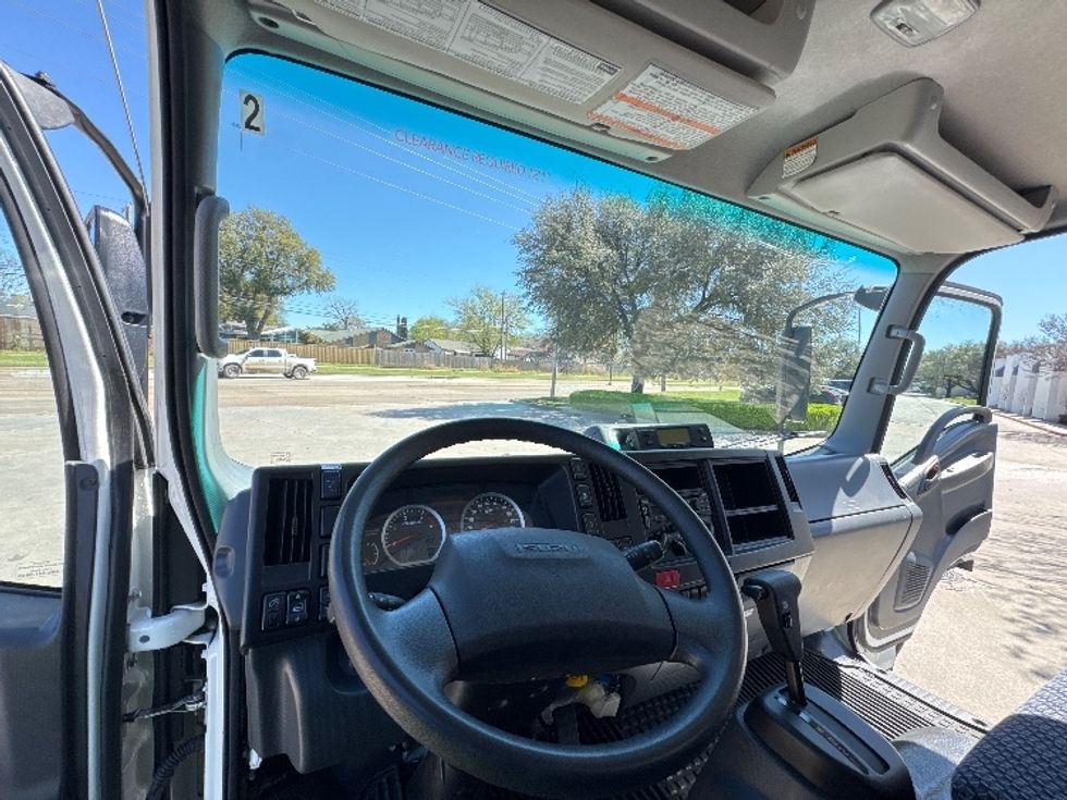 Refrigerated Truck-Light and Medium Duty Trucks-Isuzu-2023-NRR-Garland-TX-38,111\n\t\tmiles-$ 72,250 - Image 18