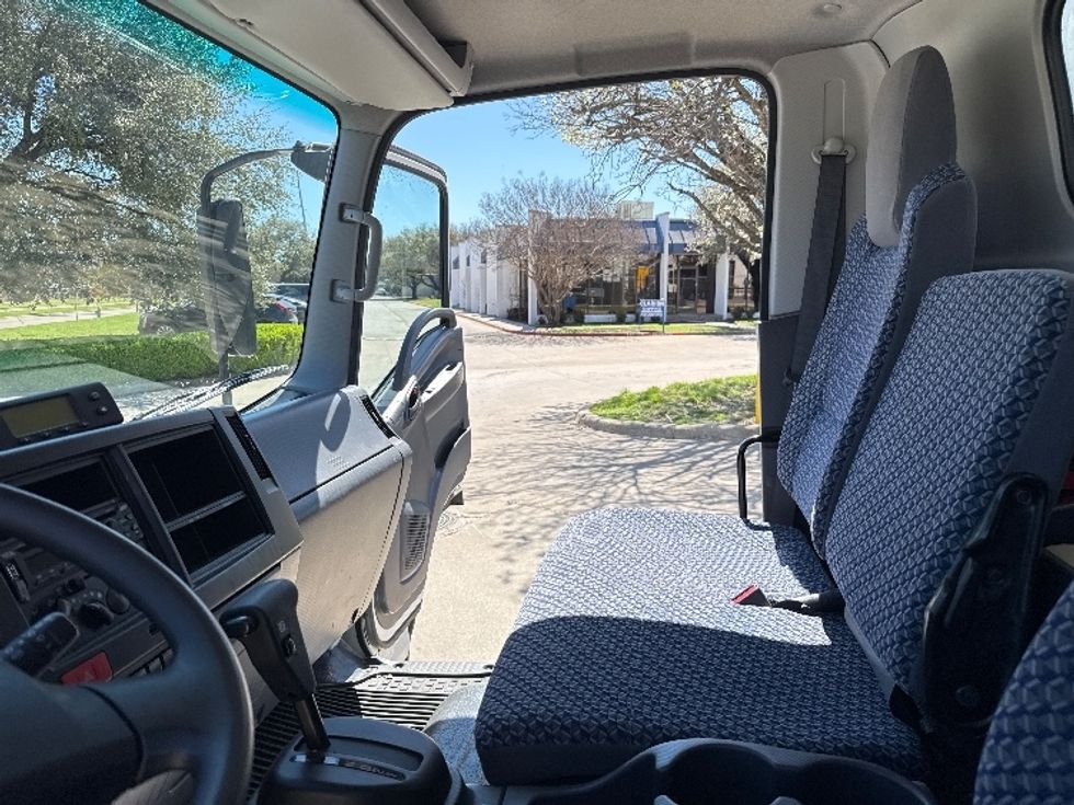Refrigerated Truck-Light and Medium Duty Trucks-Isuzu-2023-NRR-Garland-TX-38,111\n\t\tmiles-$ 72,250 - Image 19