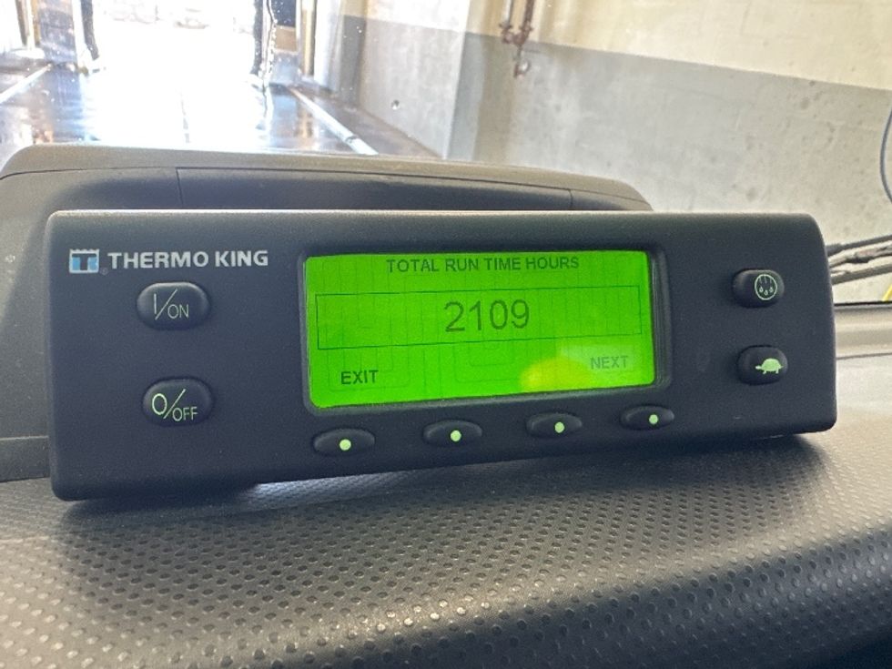 Refrigerated Truck-Light and Medium Duty Trucks-Isuzu-2023-NRR-Garland-TX-38,111\n\t\tmiles-$ 72,250 - Image 25