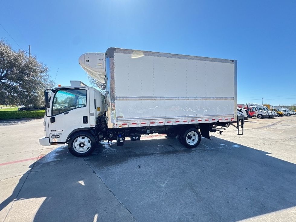 Refrigerated Truck-Light and Medium Duty Trucks-Isuzu-2023-NRR-Garland-TX-38,111\n\t\tmiles-$ 72,250 - Image 4