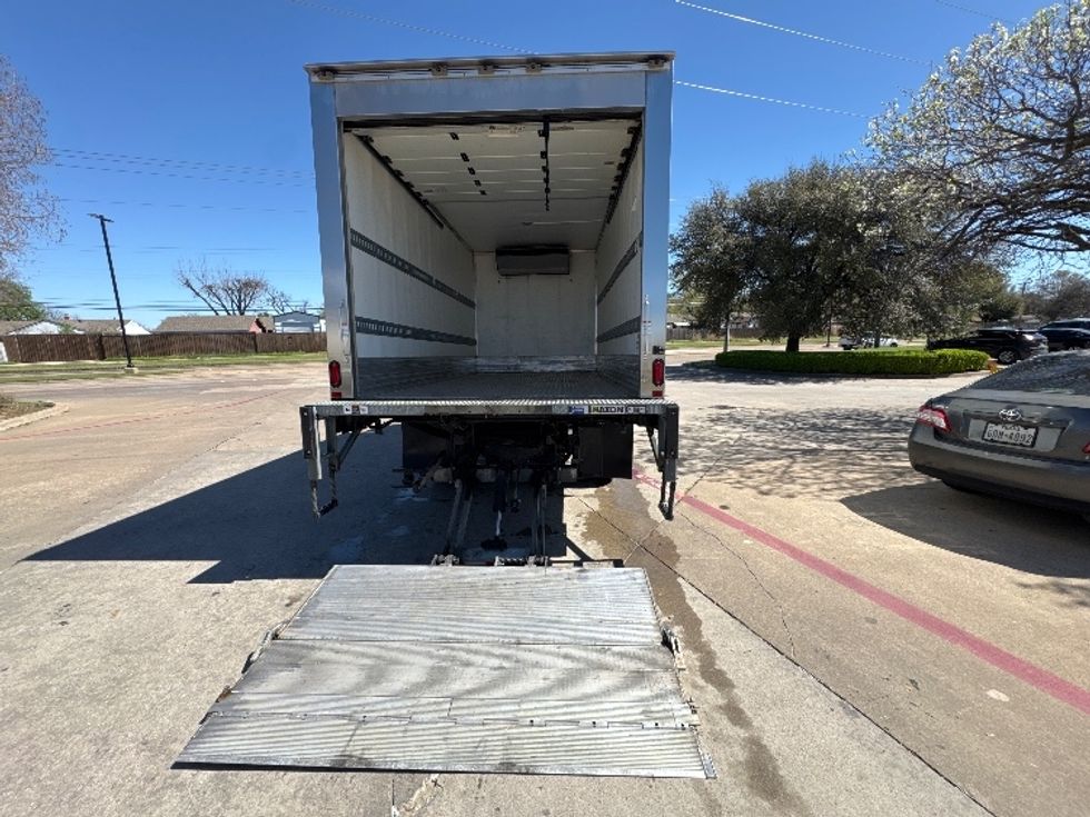 Refrigerated Truck-Light and Medium Duty Trucks-Isuzu-2023-NRR-Garland-TX-38,111\n\t\tmiles-$ 72,250 - Image 9