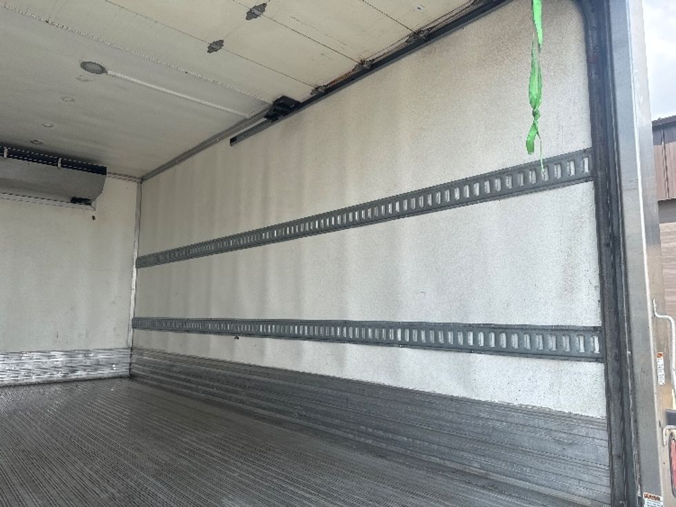 Refrigerated Truck-Light and Medium Duty Trucks-Isuzu-2023-NRR-Twinsburg-OH-82,174\n\t\tmiles-$ 69,750 - Image 12