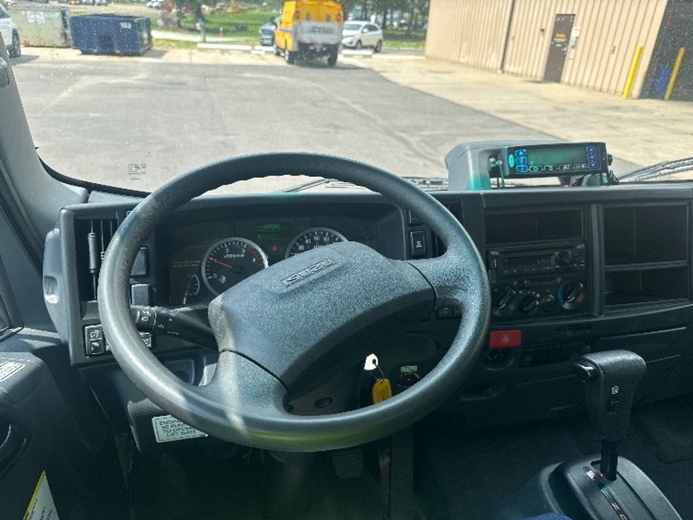 Refrigerated Truck-Light and Medium Duty Trucks-Isuzu-2023-NRR-Twinsburg-OH-82,174\n\t\tmiles-$ 69,750 - Image 17