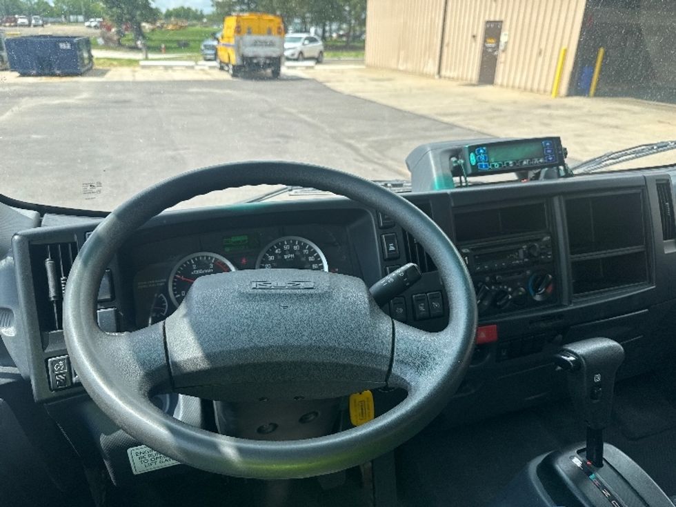 Refrigerated Truck-Light and Medium Duty Trucks-Isuzu-2023-NRR-Twinsburg-OH-82,174\n\t\tmiles-$ 69,750 - Image 18