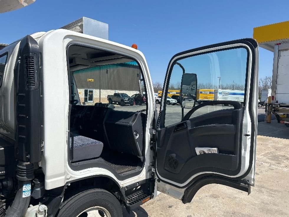 Refrigerated Truck-Light and Medium Duty Trucks-Isuzu-2023-NRR-Zelienople-PA-43,161\n\t\tmiles-$ 71,500 - Image 20