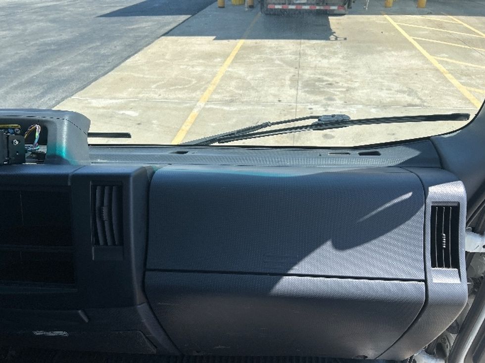 Refrigerated Truck-Light and Medium Duty Trucks-Isuzu-2023-NRR-Zelienople-PA-43,161\n\t\tmiles-$ 71,500 - Image 21