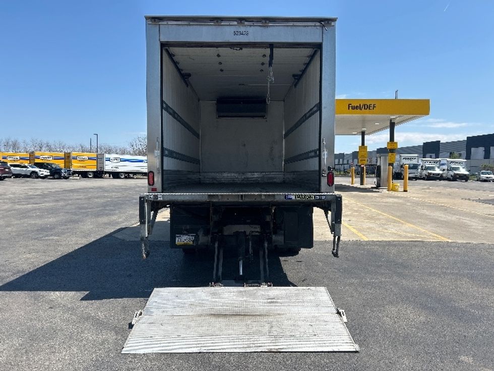 Refrigerated Truck-Light and Medium Duty Trucks-Isuzu-2023-NRR-Zelienople-PA-43,161\n\t\tmiles-$ 71,500 - Image 9