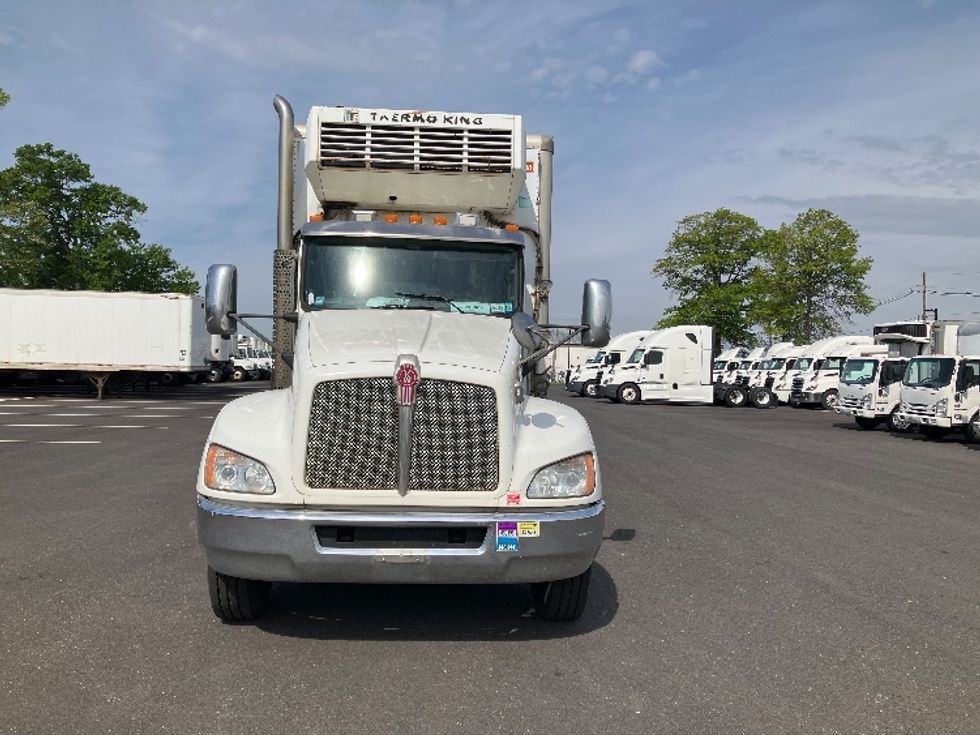Refrigerated Truck-Light and Medium Duty Trucks-Kenworth-2012-T370-South Plainfield-NJ-272,192\n\t\tmiles-$ 31,000 - Image 2
