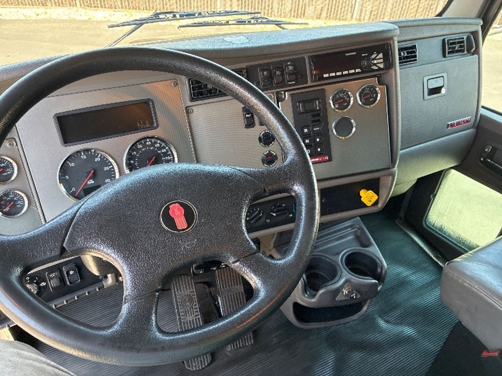 Refrigerated Truck-Light and Medium Duty Trucks-Kenworth-2017-T370-West Sacramento-CA-182,585\n\t\tmiles-$ 44,750 - Image 18