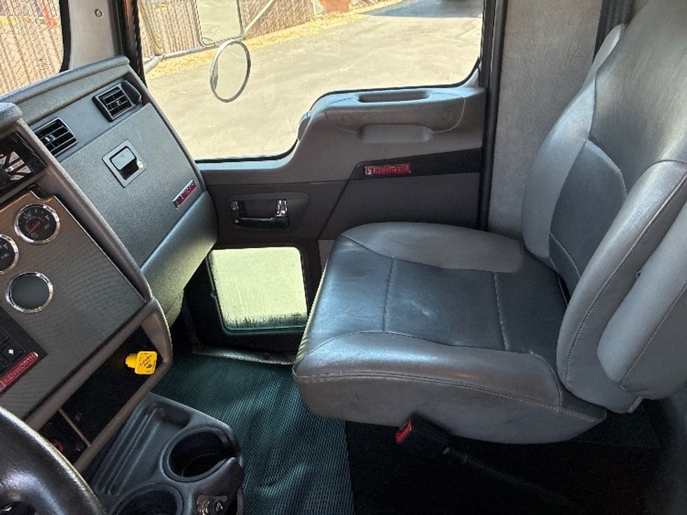 Refrigerated Truck-Light and Medium Duty Trucks-Kenworth-2017-T370-West Sacramento-CA-182,585\n\t\tmiles-$ 44,750 - Image 19