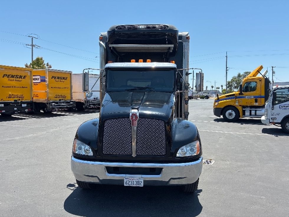 Refrigerated Truck-Light and Medium Duty Trucks-Kenworth-2017-T370-West Sacramento-CA-182,585\n\t\tmiles-$ 44,750 - Image 2