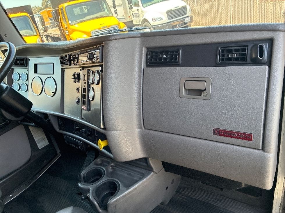 Refrigerated Truck-Light and Medium Duty Trucks-Kenworth-2017-T370-West Sacramento-CA-182,585\n\t\tmiles-$ 44,750 - Image 21