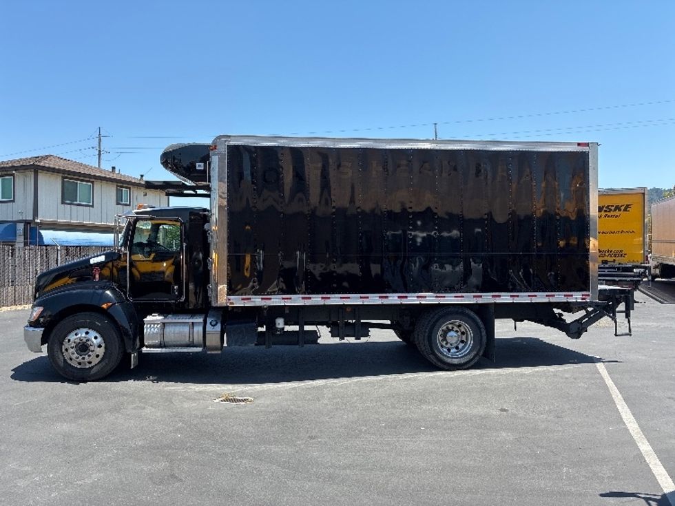 Refrigerated Truck-Light and Medium Duty Trucks-Kenworth-2017-T370-West Sacramento-CA-182,585\n\t\tmiles-$ 44,750 - Image 4