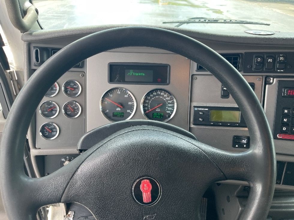Refrigerated Truck-Light and Medium Duty Trucks-Kenworth-2018-T370-Ottawa-ON-469,249\n\t\tkm-$ 24,000 - Image 18