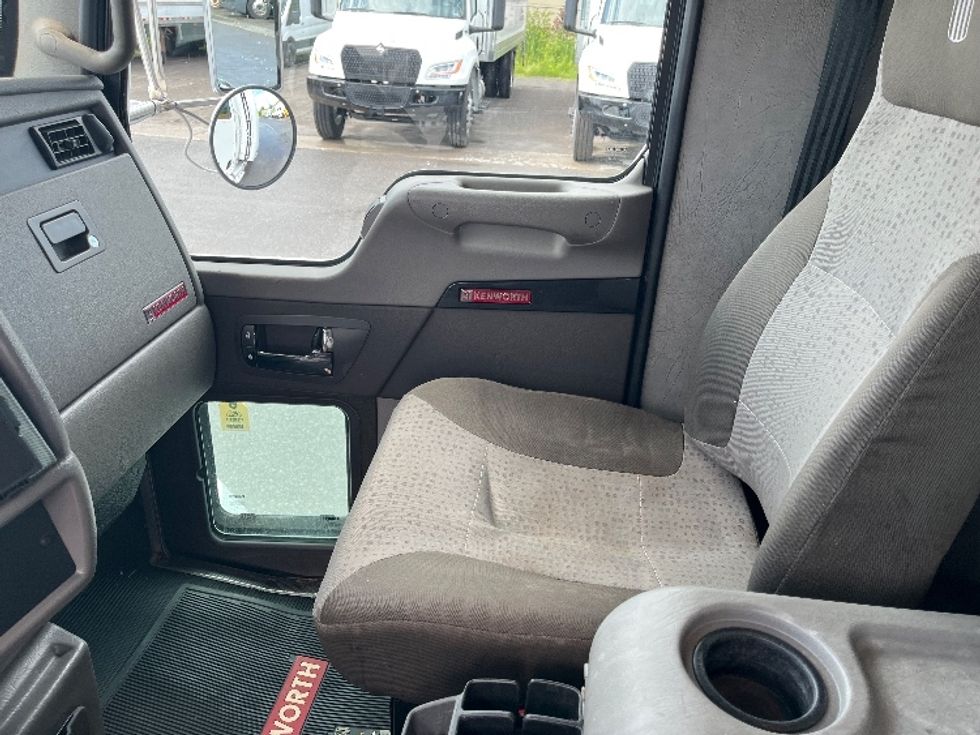 Refrigerated Truck-Light and Medium Duty Trucks-Kenworth-2018-T370-Ottawa-ON-469,249\n\t\tkm-$ 24,000 - Image 19