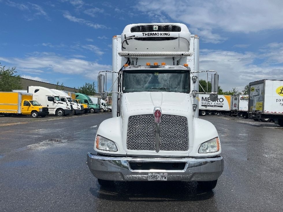 Refrigerated Truck-Light and Medium Duty Trucks-Kenworth-2018-T370-Ottawa-ON-469,249\n\t\tkm-$ 24,000 - Image 2
