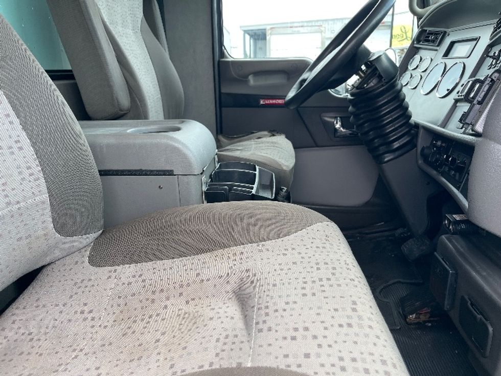 Refrigerated Truck-Light and Medium Duty Trucks-Kenworth-2018-T370-Ottawa-ON-469,249\n\t\tkm-$ 24,000 - Image 22