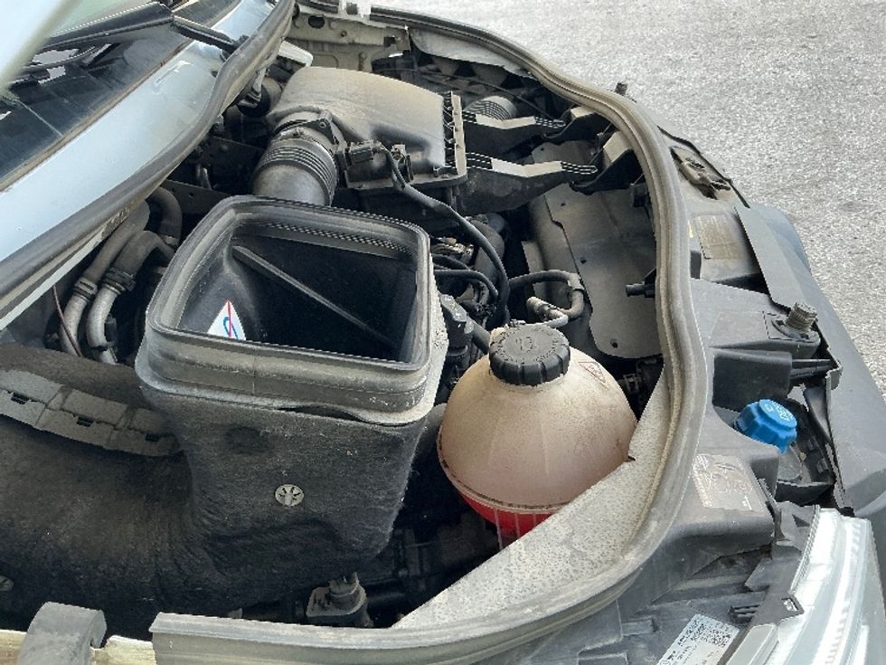 Refrigerated Truck-Light and Medium Duty Trucks-Mercedes-2019-Sprinter-Edmonton-AB-252,000\n\t\tkm-$ 31,500 - Image 19