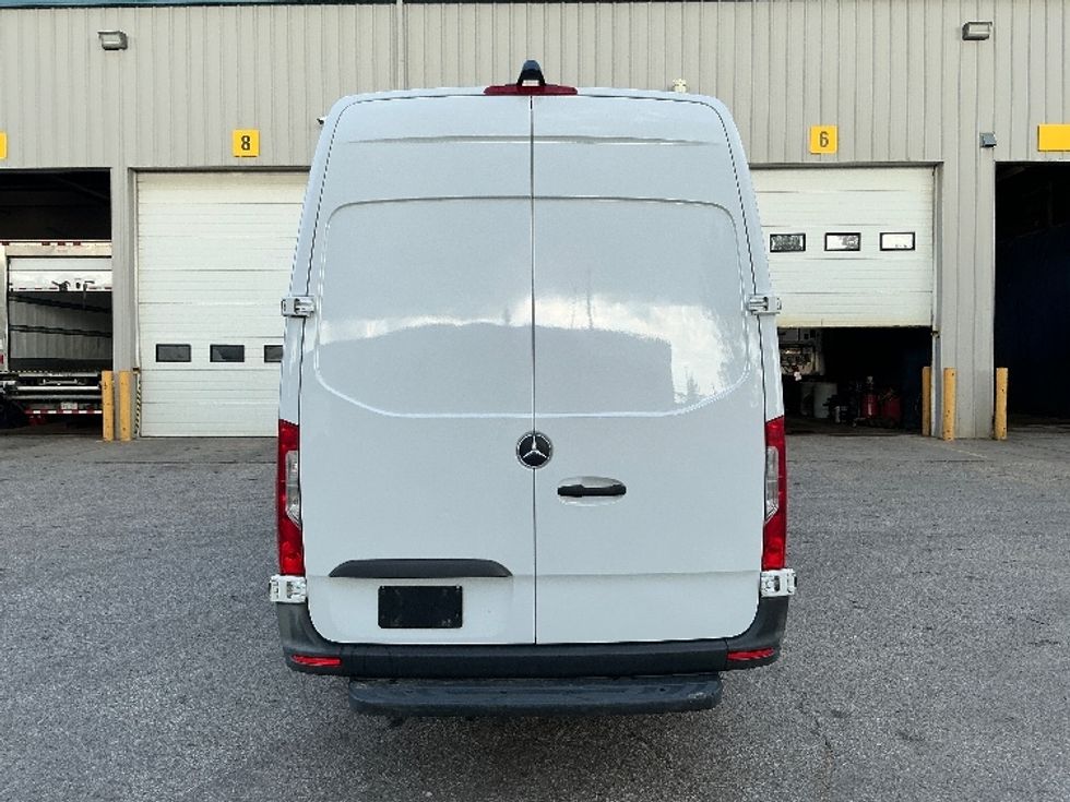 Refrigerated Truck-Light and Medium Duty Trucks-Mercedes-2019-Sprinter-Edmonton-AB-252,000\n\t\tkm-$ 31,500 - Image 6