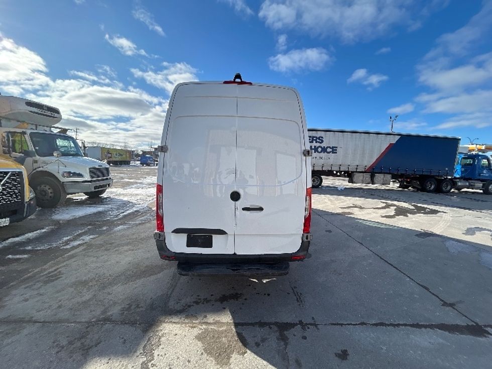 Refrigerated Truck-Light and Medium Duty Trucks-Mercedes-2020-Sprinter-Montreal-PQ-165,222\n\t\tkm-$ 38,500 - Image 6