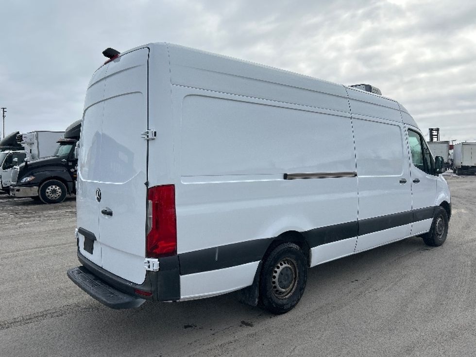 Refrigerated Truck-Light and Medium Duty Trucks-Mercedes-2020-Sprinter-Montreal-PQ-168,731\n\t\tkm-$ 38,750 - Image 12