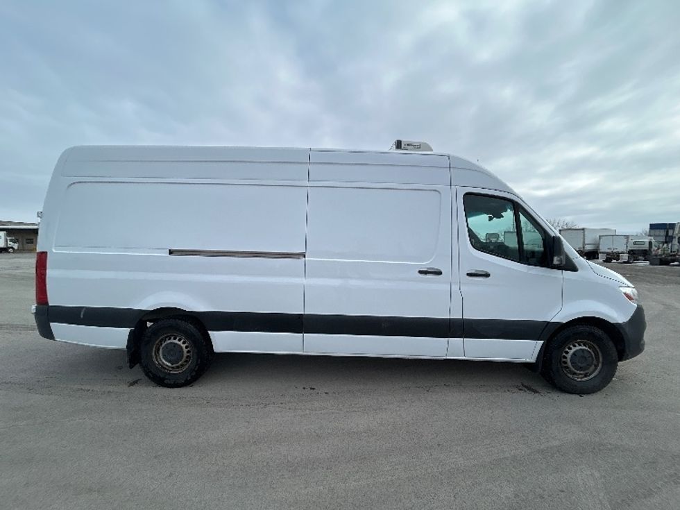 Refrigerated Truck-Light and Medium Duty Trucks-Mercedes-2020-Sprinter-Montreal-PQ-168,731\n\t\tkm-$ 38,750 - Image 13