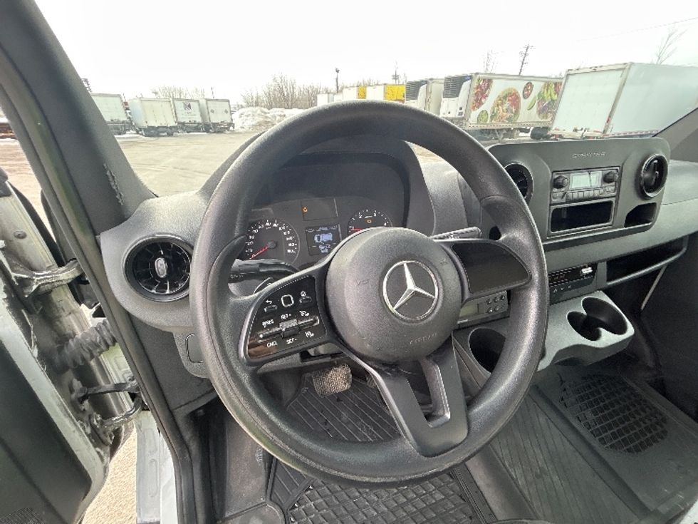 Refrigerated Truck-Light and Medium Duty Trucks-Mercedes-2020-Sprinter-Montreal-PQ-168,731\n\t\tkm-$ 38,750 - Image 15
