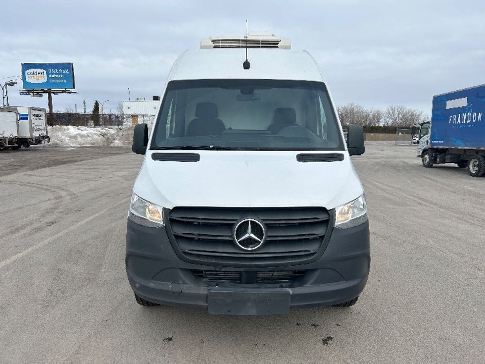 Refrigerated Truck-Light and Medium Duty Trucks-Mercedes-2020-Sprinter-Montreal-PQ-168,731\n\t\tkm-$ 38,750 - Image 2