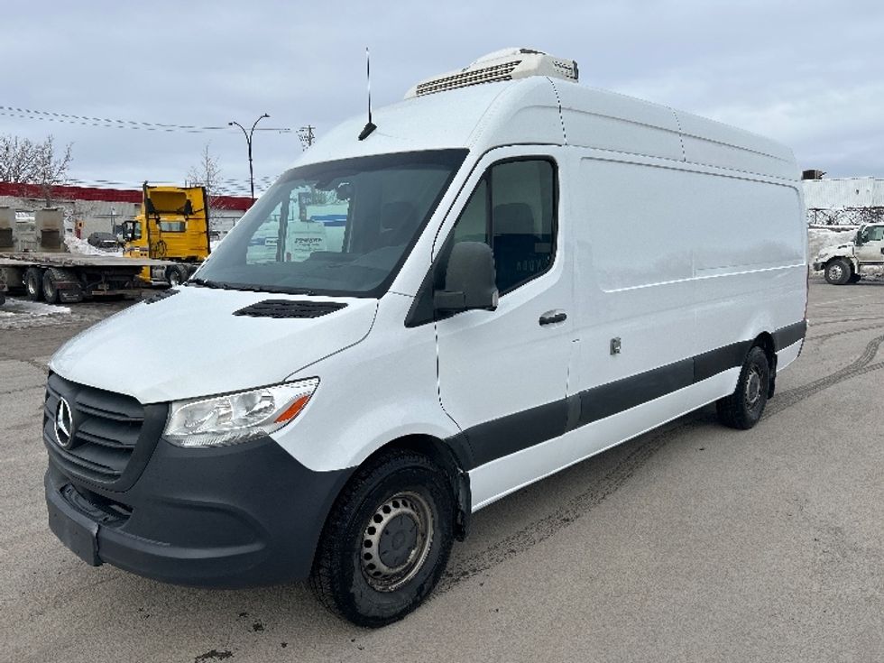 Refrigerated Truck-Light and Medium Duty Trucks-Mercedes-2020-Sprinter-Montreal-PQ-168,731\n\t\tkm-$ 38,750 - Image 3