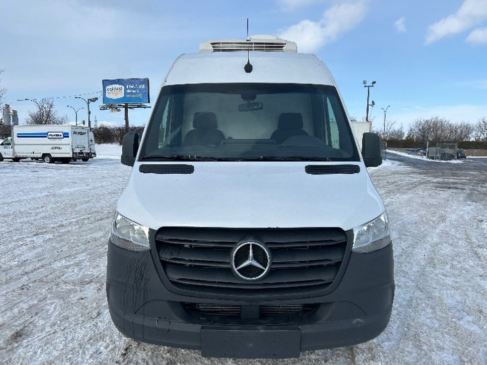 Refrigerated Truck-Light and Medium Duty Trucks-Mercedes-2020-Sprinter-Montreal-PQ-170,491\n\t\tkm-$ 12,750 - Image 2