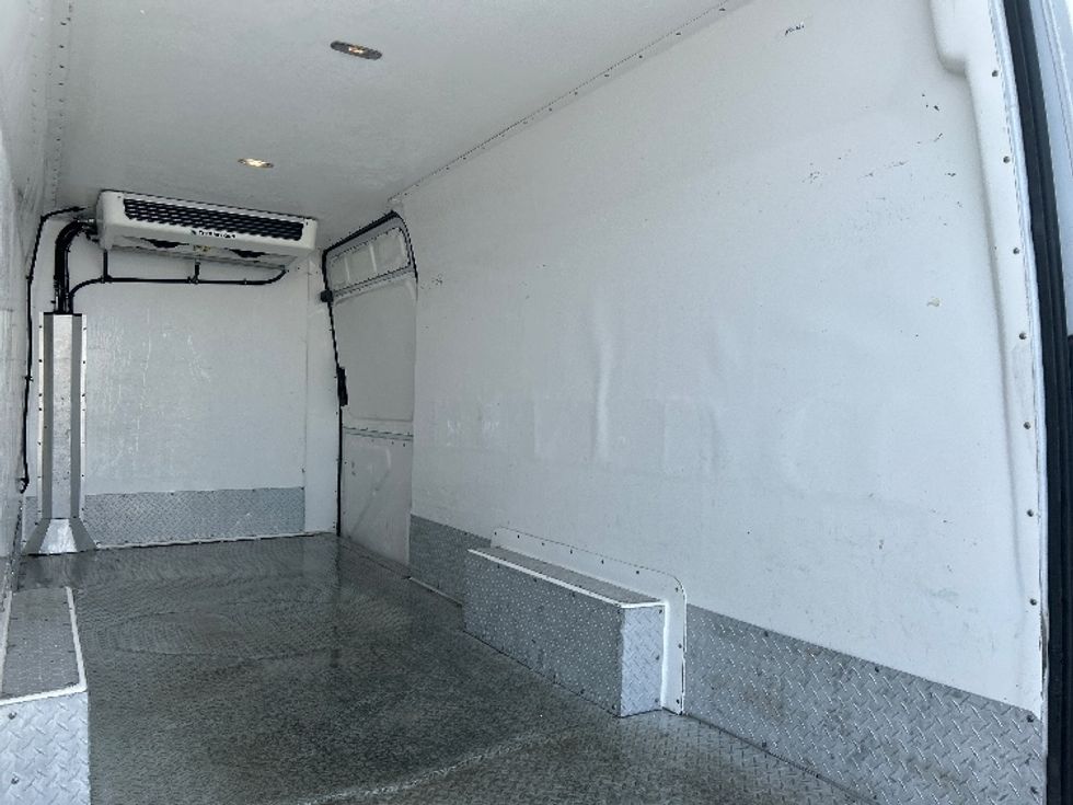 Refrigerated Truck-Light and Medium Duty Trucks-Mercedes-2020-Sprinter-Montreal-PQ-170,491\n\t\tkm-$ 38,500 - Image 11