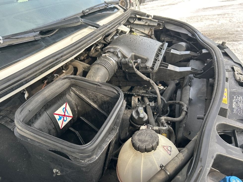 Refrigerated Truck-Light and Medium Duty Trucks-Mercedes-2020-Sprinter-Montreal-PQ-170,491\n\t\tkm-$ 38,500 - Image 21