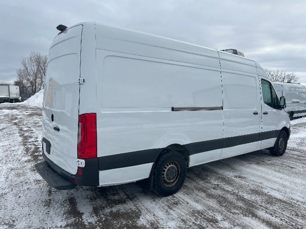 Refrigerated Truck-Light and Medium Duty Trucks-Mercedes-2020-Sprinter-Montreal-PQ-170,599\n\t\tkm-$ 38,500 - Image 13
