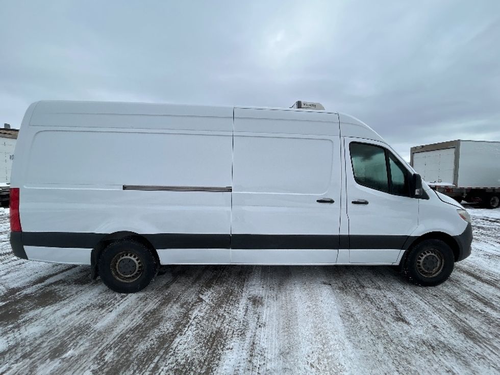Refrigerated Truck-Light and Medium Duty Trucks-Mercedes-2020-Sprinter-Montreal-PQ-170,599\n\t\tkm-$ 38,500 - Image 15