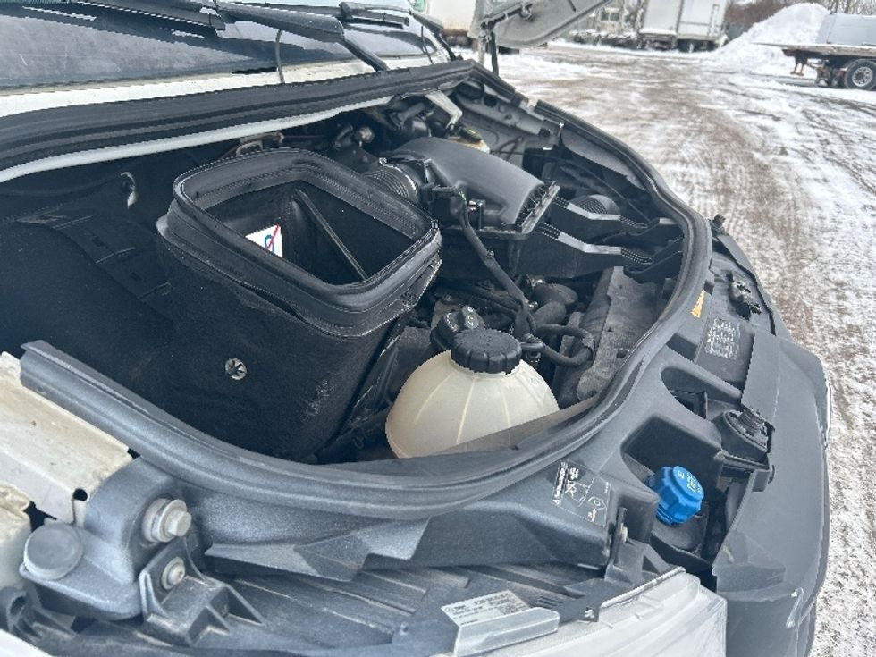 Refrigerated Truck-Light and Medium Duty Trucks-Mercedes-2020-Sprinter-Montreal-PQ-170,599\n\t\tkm-$ 38,500 - Image 23