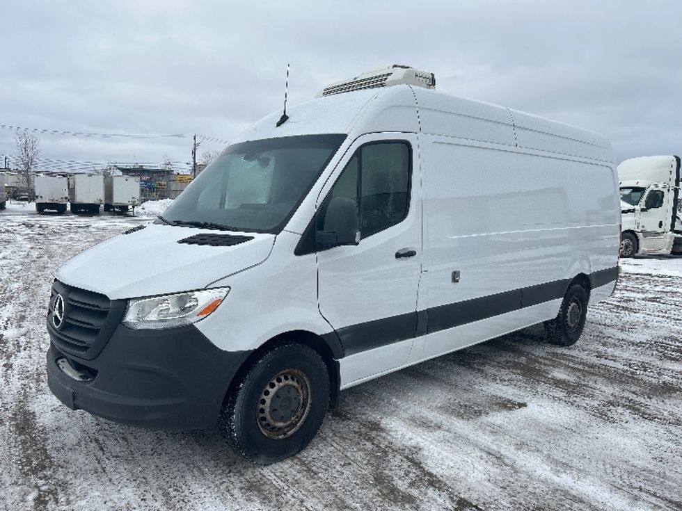 Refrigerated Truck-Light and Medium Duty Trucks-Mercedes-2020-Sprinter-Montreal-PQ-170,599\n\t\tkm-$ 38,500 - Image 3