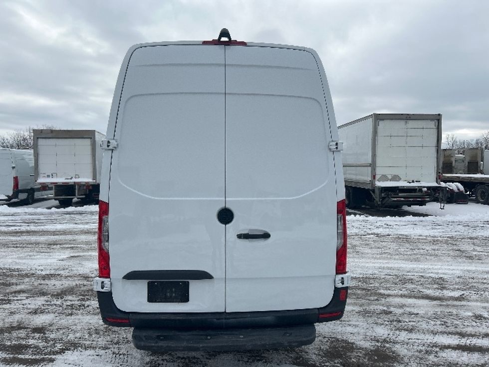 Refrigerated Truck-Light and Medium Duty Trucks-Mercedes-2020-Sprinter-Montreal-PQ-170,599\n\t\tkm-$ 38,500 - Image 7