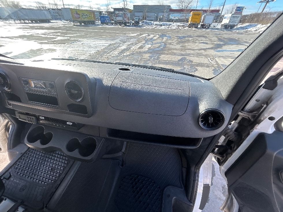 Refrigerated Truck-Light and Medium Duty Trucks-Mercedes-2020-Sprinter-Saint Laurent-PQ-165,222\n\t\tkm-$ 12,750 - Image 18