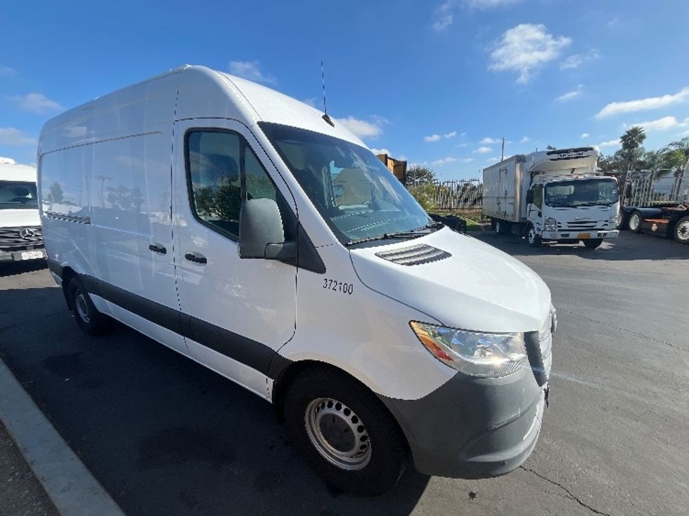 Refrigerated Truck-Light and Medium Duty Trucks-Mercedes-2021-Sprinter-Torrance-CA-115,261\n\t\tmiles-$ 42,000 - Image 1