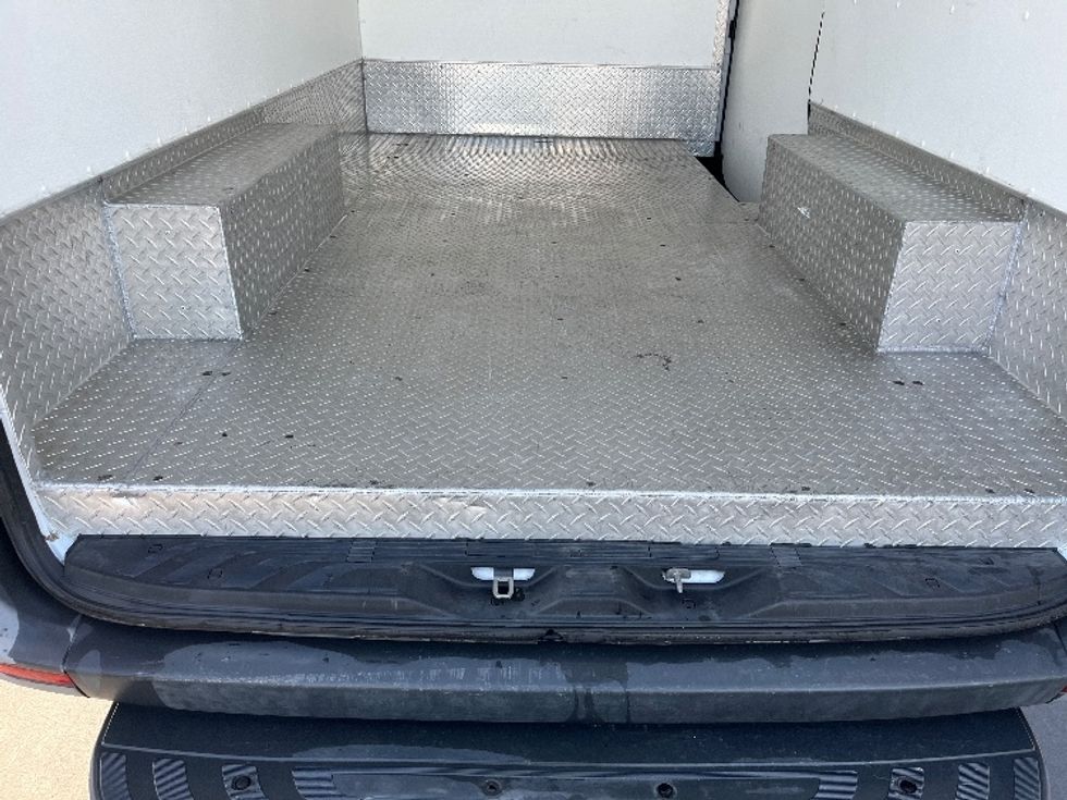 Refrigerated Truck-Light and Medium Duty Trucks-Mercedes-2021-Sprinter-Torrance-CA-115,261\n\t\tmiles-$ 42,000 - Image 10