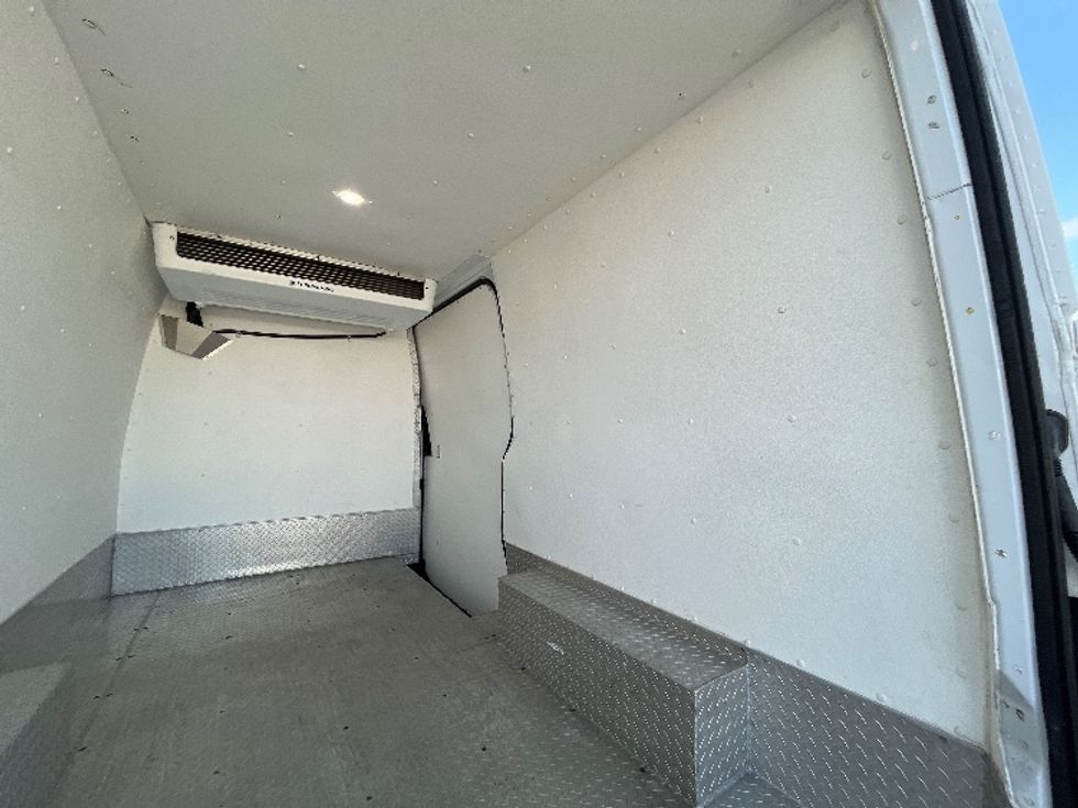 Refrigerated Truck-Light and Medium Duty Trucks-Mercedes-2021-Sprinter-Torrance-CA-115,261\n\t\tmiles-$ 42,000 - Image 12