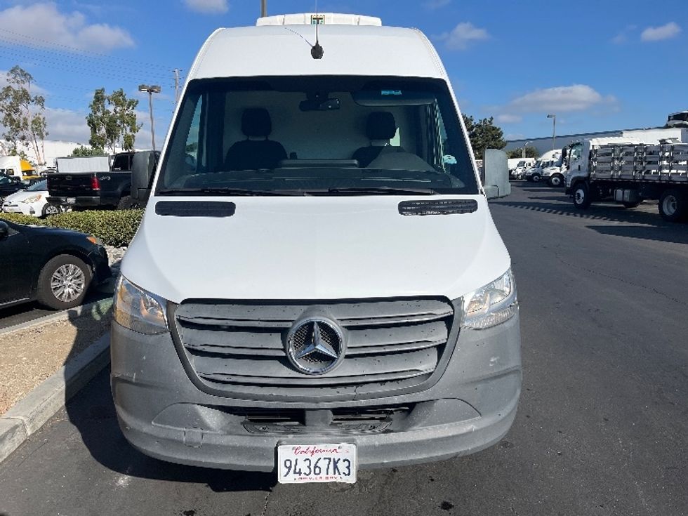 Refrigerated Truck-Light and Medium Duty Trucks-Mercedes-2021-Sprinter-Torrance-CA-115,261\n\t\tmiles-$ 42,000 - Image 2