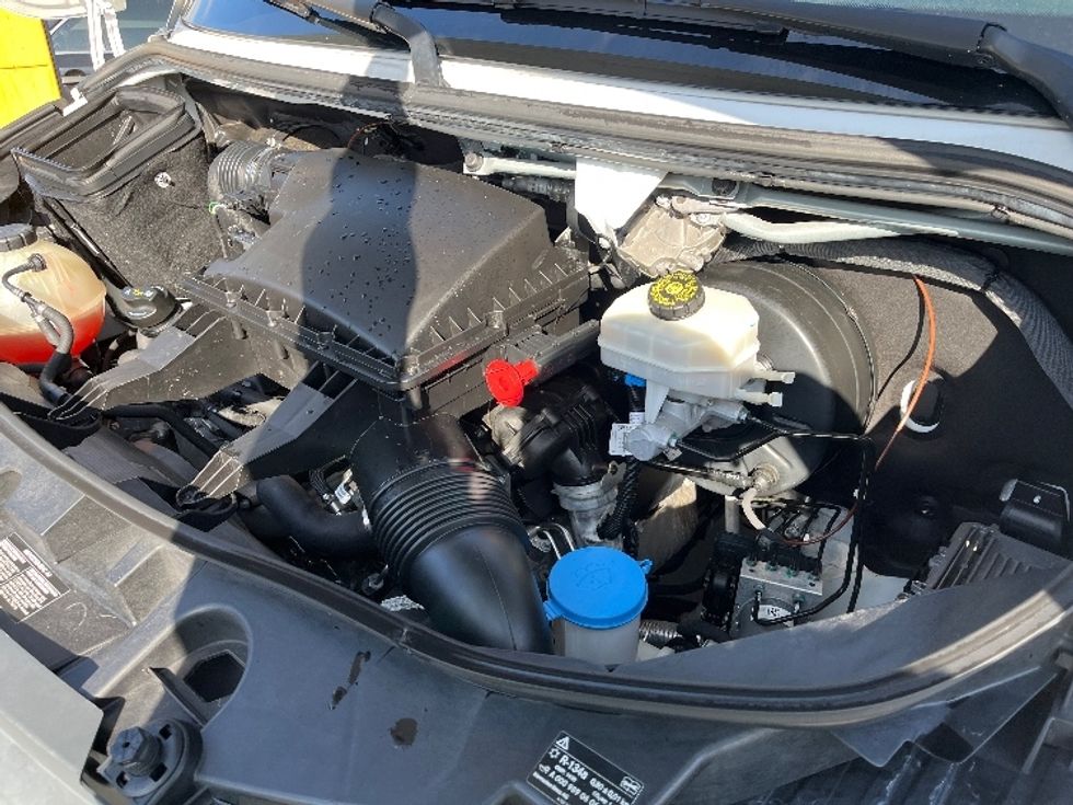 Refrigerated Truck-Light and Medium Duty Trucks-Mercedes-2021-Sprinter-Torrance-CA-115,261\n\t\tmiles-$ 42,000 - Image 24