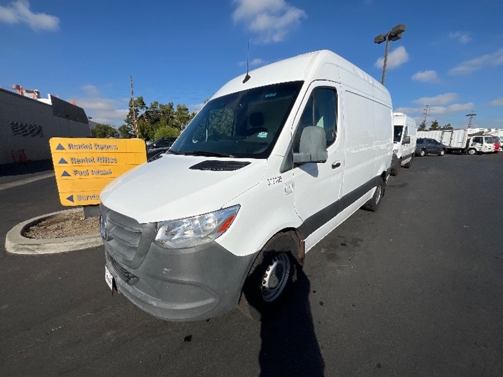 Refrigerated Truck-Light and Medium Duty Trucks-Mercedes-2021-Sprinter-Torrance-CA-115,261\n\t\tmiles-$ 42,000 - Image 3