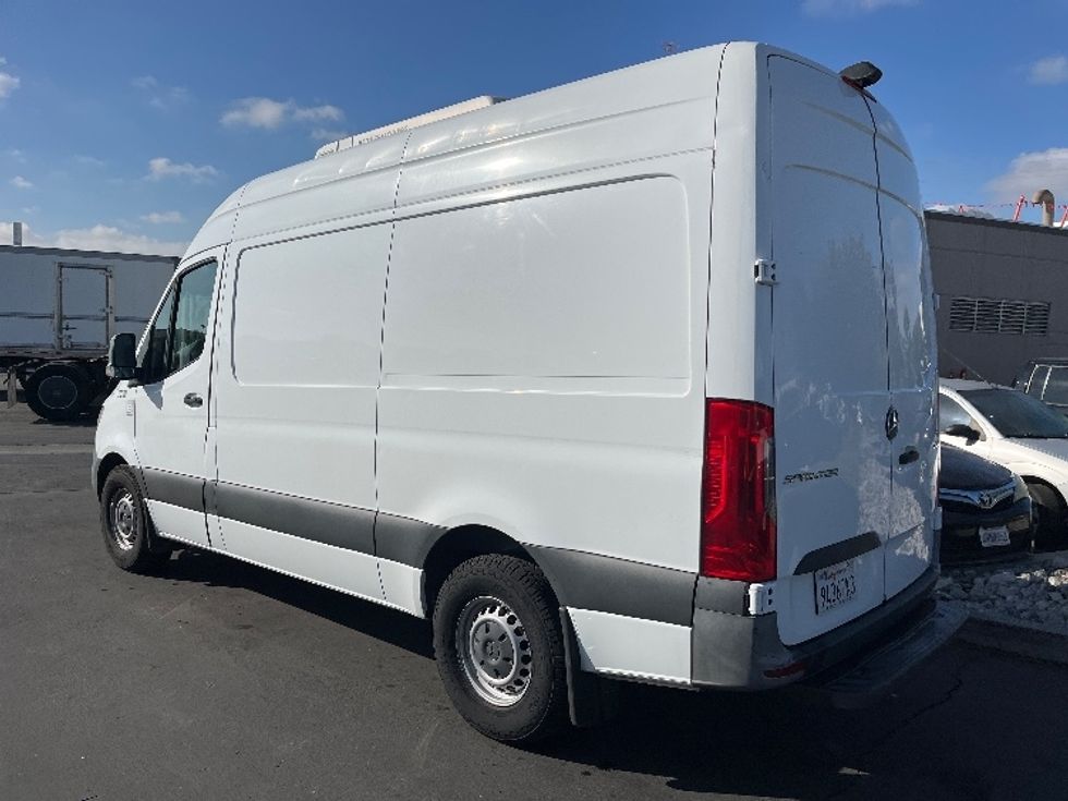 Refrigerated Truck-Light and Medium Duty Trucks-Mercedes-2021-Sprinter-Torrance-CA-115,261\n\t\tmiles-$ 42,000 - Image 6