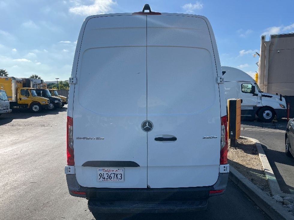 Refrigerated Truck-Light and Medium Duty Trucks-Mercedes-2021-Sprinter-Torrance-CA-115,261\n\t\tmiles-$ 42,000 - Image 7