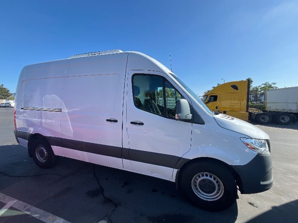 Refrigerated Truck-Light and Medium Duty Trucks-Mercedes-2021-Sprinter-Torrance-CA-86,280\n\t\tmiles-$ 45,000 - Image 1