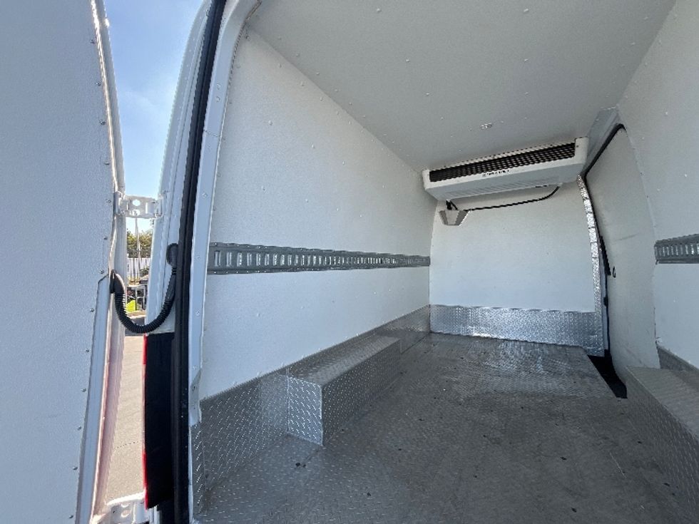 Refrigerated Truck-Light and Medium Duty Trucks-Mercedes-2021-Sprinter-Torrance-CA-86,280\n\t\tmiles-$ 45,000 - Image 11