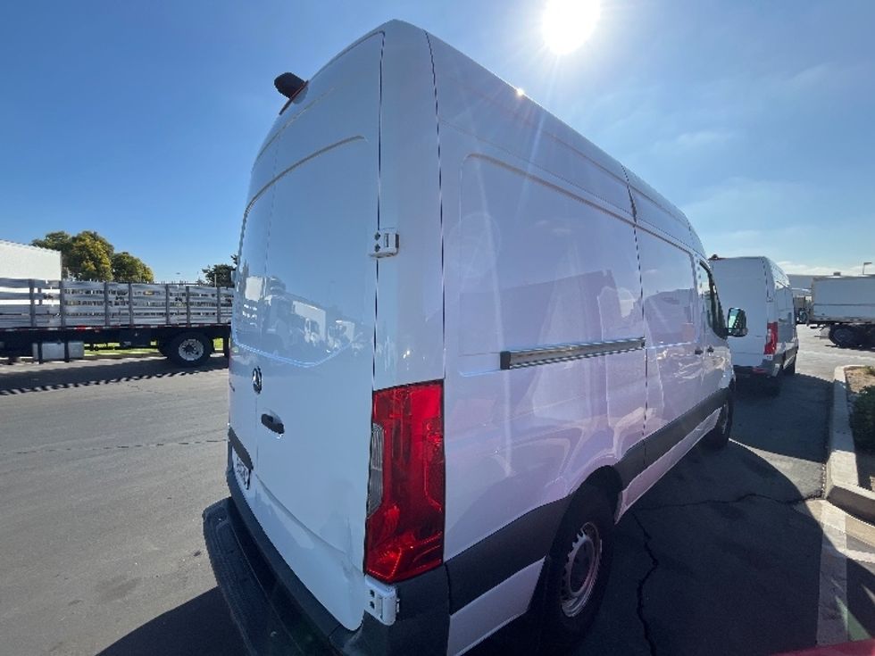 Refrigerated Truck-Light and Medium Duty Trucks-Mercedes-2021-Sprinter-Torrance-CA-86,280\n\t\tmiles-$ 45,000 - Image 13